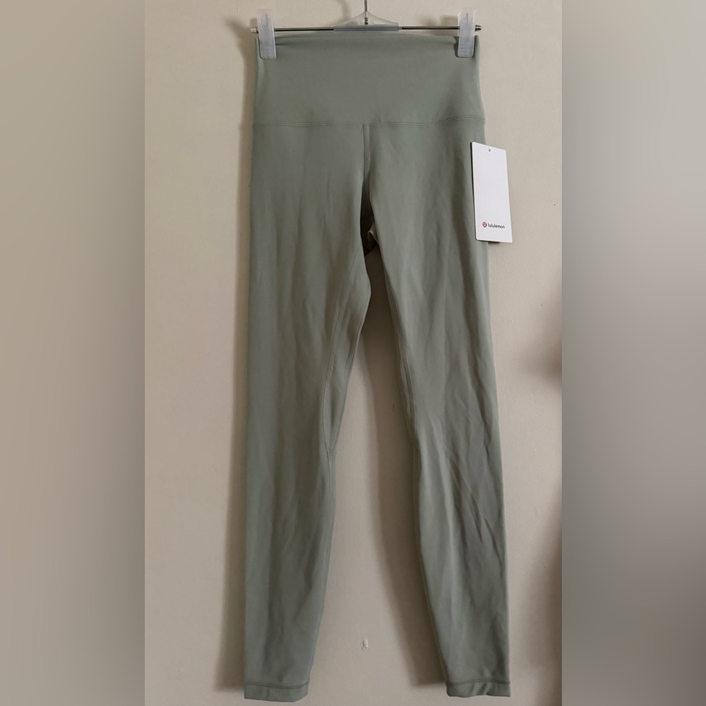 NWT Size 6 Lululemon Align Legging 28“ FOGN + Tank size 8